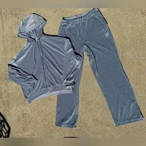 Alo Yoga velour sweat suit blue size large